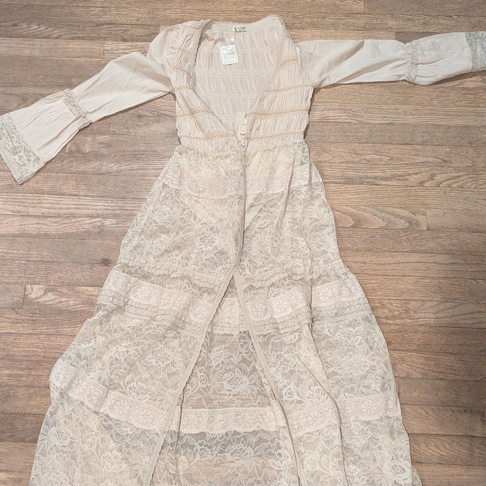 Elegant Lace Maxi Dress